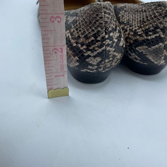 Tahari size 9 Jules reptile print leather flats. - Picture 8 of 11
